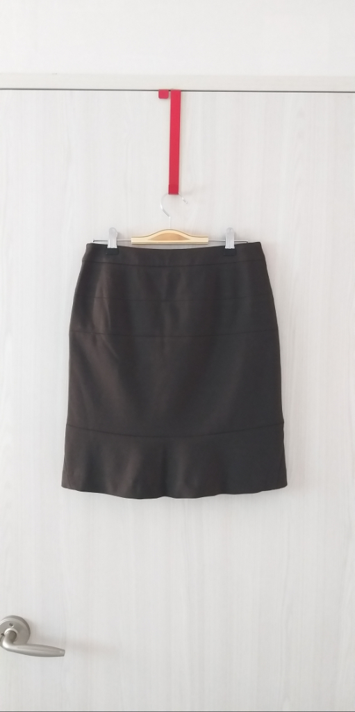 [새제품]아날도바시니 페플럼 스커트--6