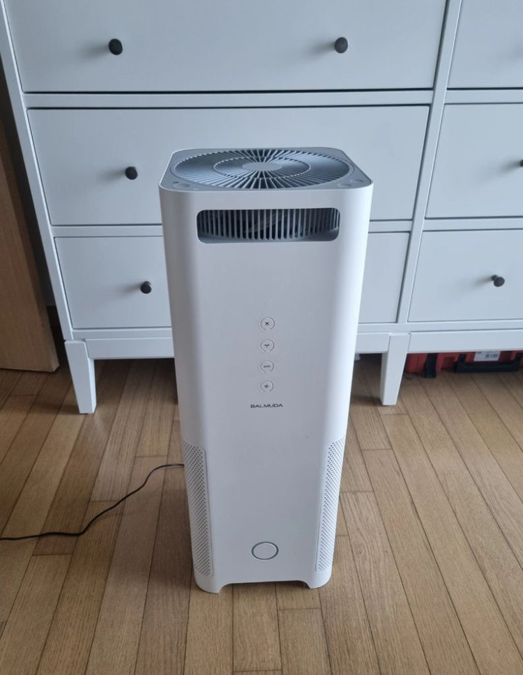 발뮤다공기청정기 이미지