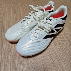 아디다스 코파 축구화 미사용 265