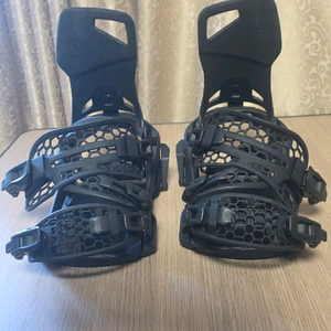 니데커 슈퍼메틱 M사이즈 팝니다.