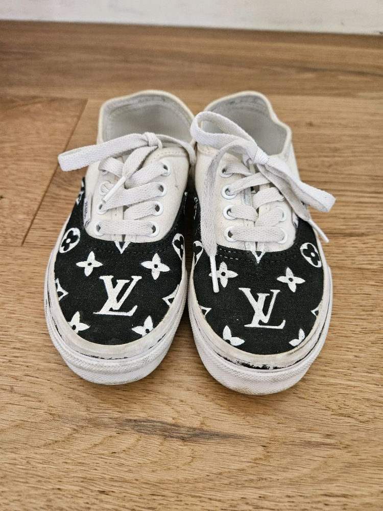 아동 신발 베네통 장화 200 / 스케쳐스 털슬리퍼 200 / 반스루이비통 운동화 185 이미지