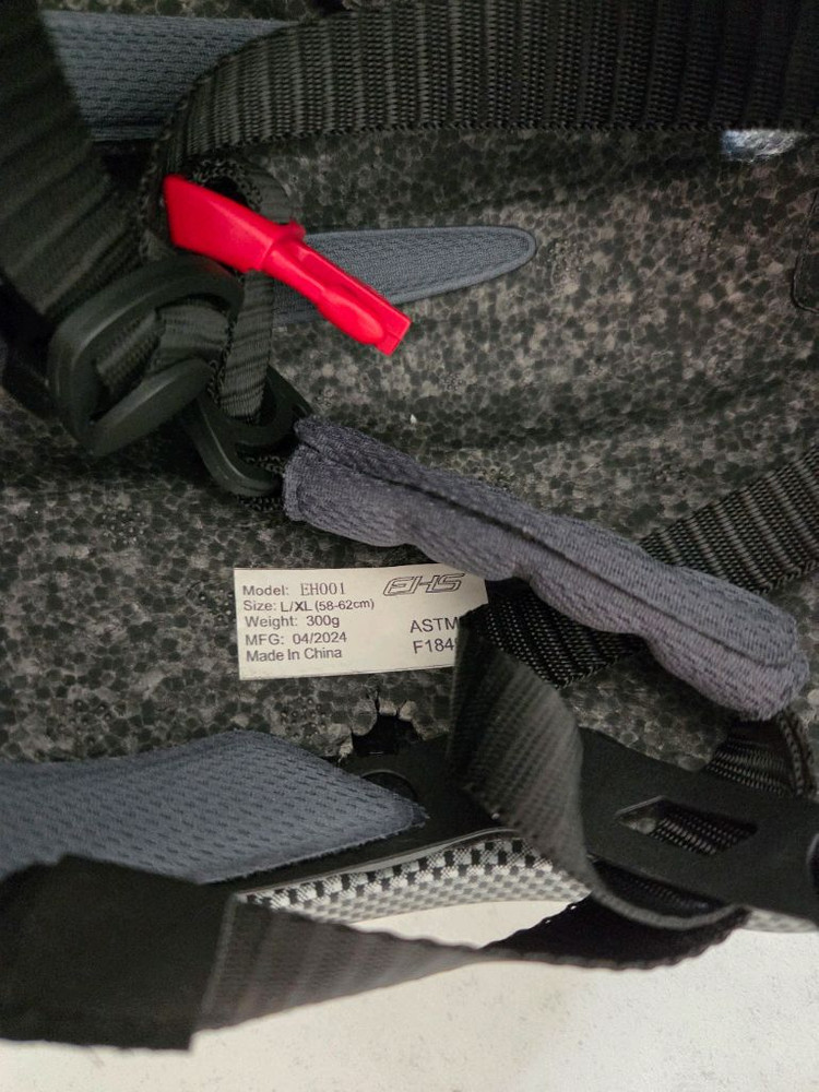 EHS 스케이트 헬멧팝니다--3