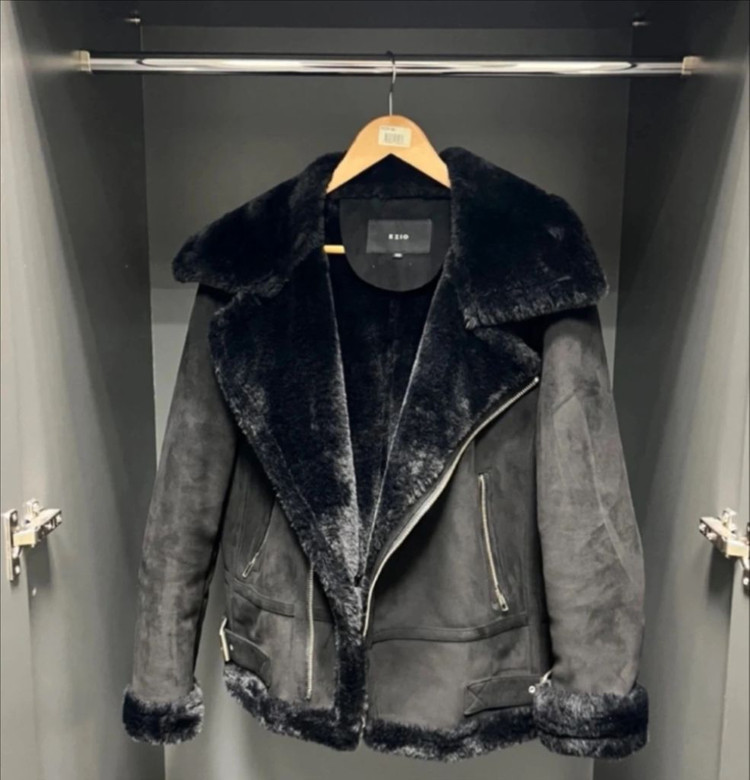 이지오 세미오버 블랙무스탕 100--1