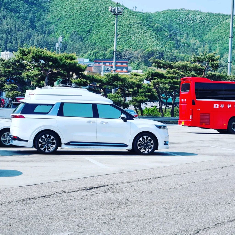 대형 MPV 캠핑카 이미지