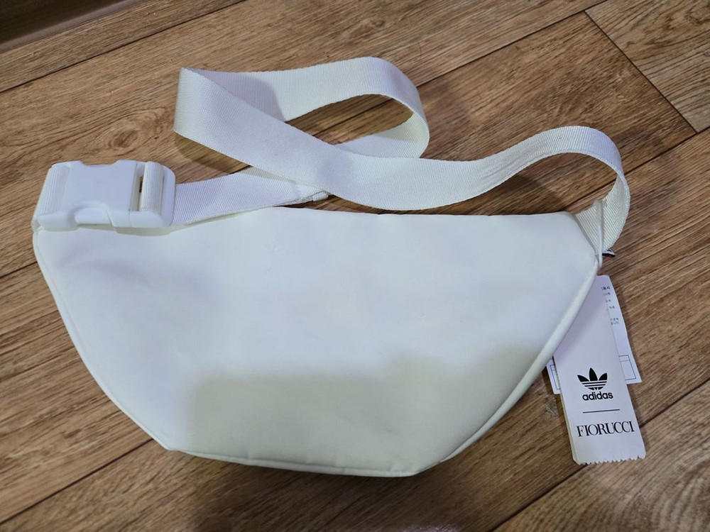 아디다스 피오루치 콜라보 엔젤 힙색 웨이스트백 가방 대장 이미지