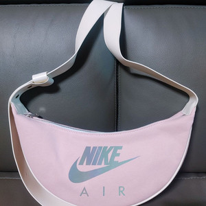 새상품/ 켈리스 업사이클링 나이키 헤리티지 웨이스트팩