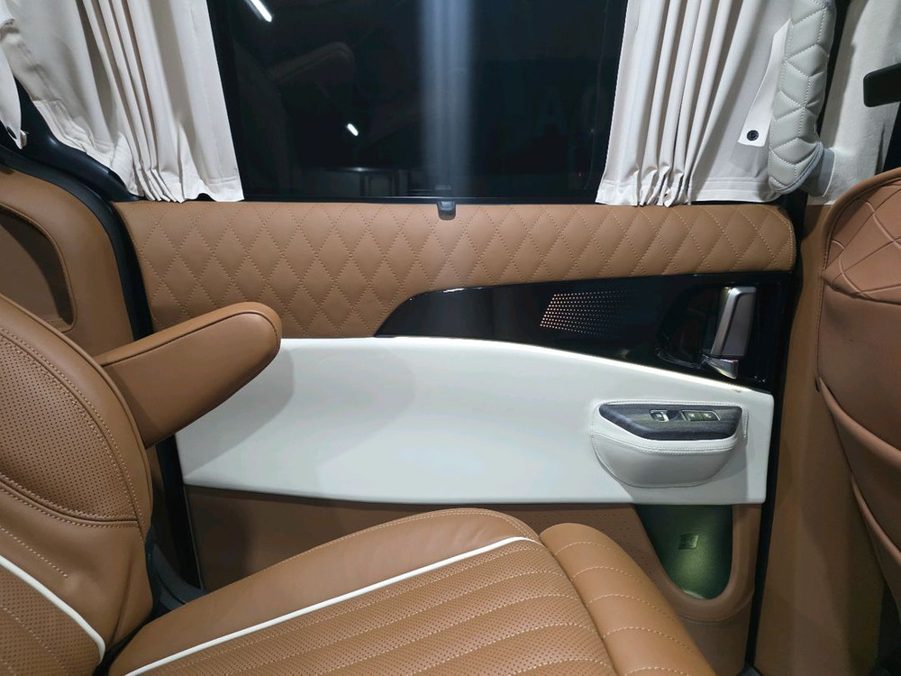 더뉴카니발 하이브리드 KA4 그래비타 특장차량 이미지