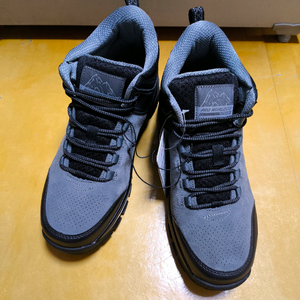 (새상품)남성260사이즈 등산화 트레킹화 프로월드컵 운동화