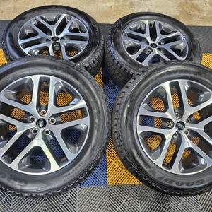 랜드로버 디펜더 110 P400 X 순정 20인치 휠타이어 임판