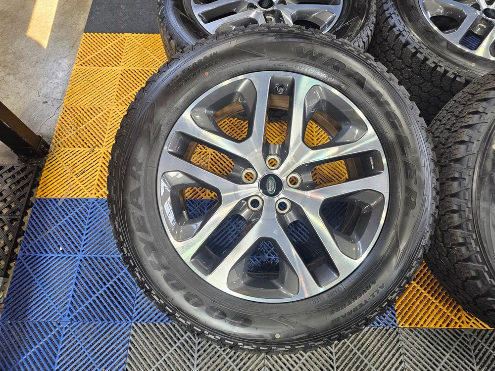 랜드로버 디펜더 110 P400 X 순정 20인치 휠타이어 임판--2