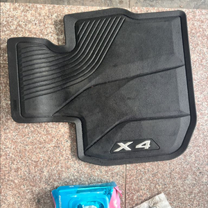 BMW X4 순정 고무매트 (카매트) 쿨거래시 네고 가능