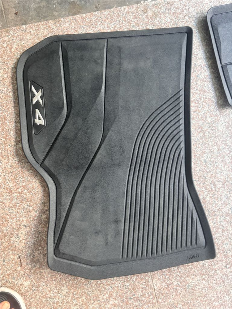 BMW X4 순정 고무매트 (카매트) 쿨거래시 네고 가능--1