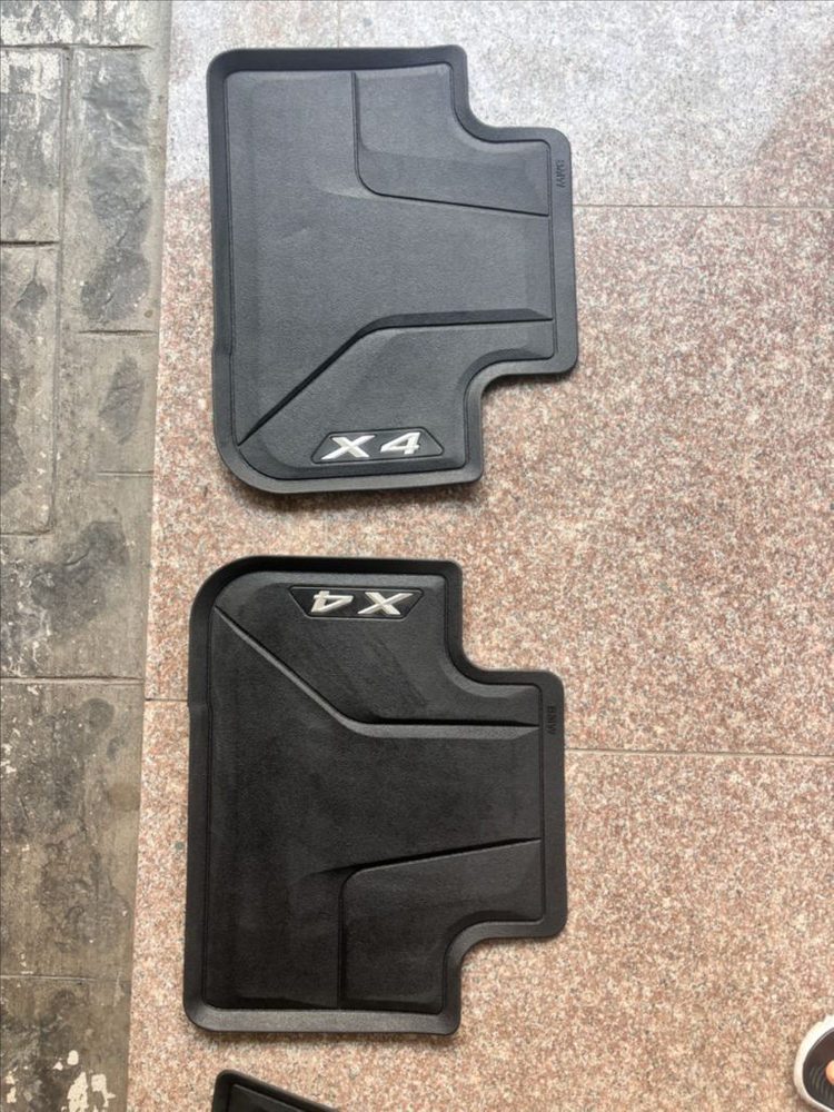 BMW X4 순정 고무매트 (카매트) 쿨거래시 네고 가능--2