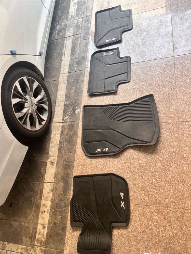 BMW X4 순정 고무매트 (카매트) 쿨거래시 네고 가능--3
