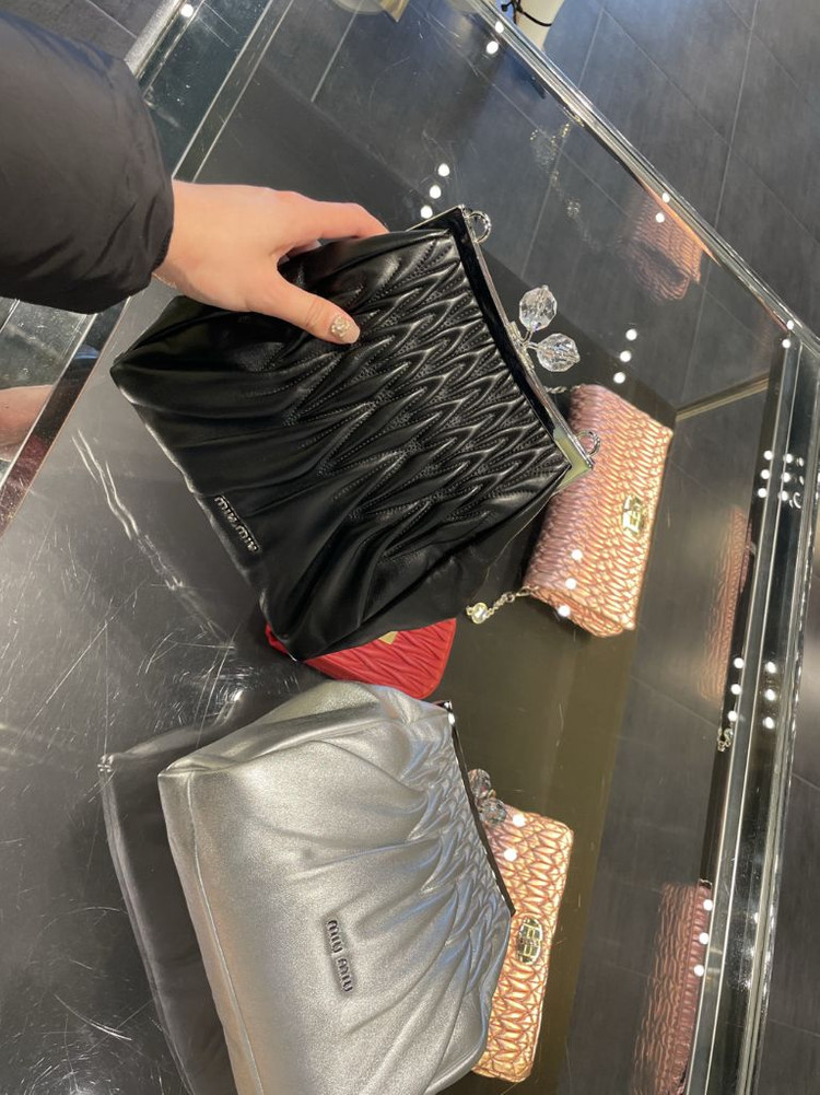 미우미우 마테라쎄 보석 숄더백(체인, 개런티카드,더스트백 등 포함)가방 이미지