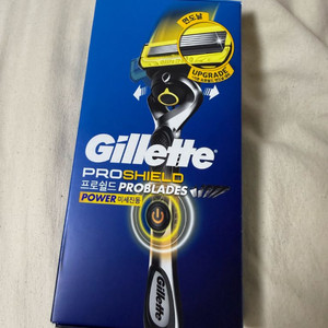 질레트 프로쉴드 옐로우 파워 면도기 핸들 + 면도날 4p (정가 38,410원) 이미지