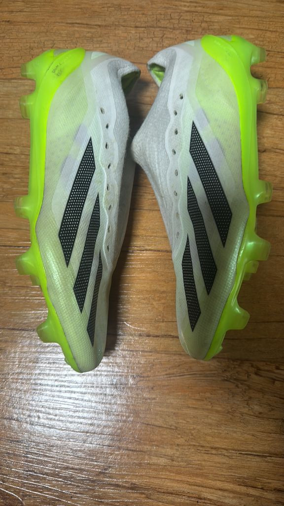 아디다스 x 크레이지.1 255 축구화 이미지