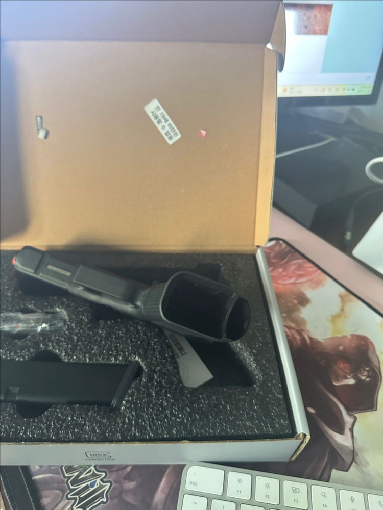 장남감 glock 17 젠5 외 기타 구성품 세트 판매합니다. 이미지