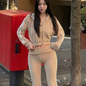 카인다미 슬림핏 벨로아 트레이닝셋업 베이지