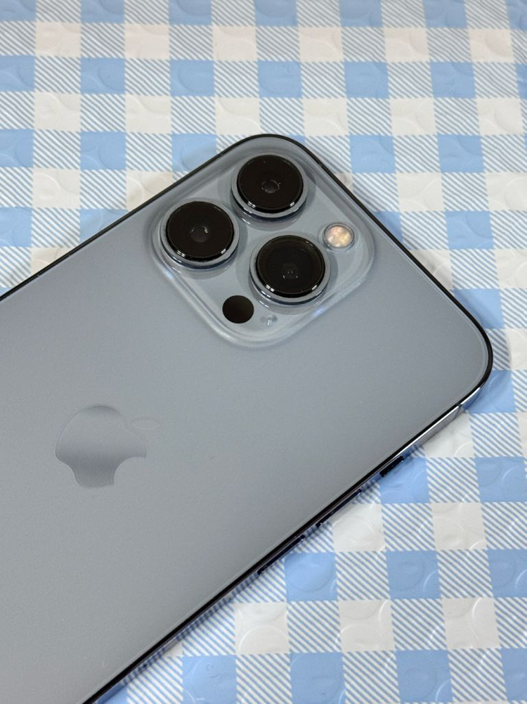 아이폰13프로 256GB 시에라 블루 팝니다.--1