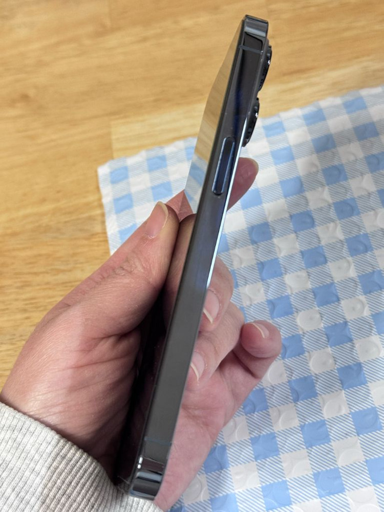 아이폰13프로 256GB 시에라 블루 팝니다.--3