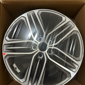 그랜져ig 18인치 순정 정품 휠 새상품 팝니다 이미지