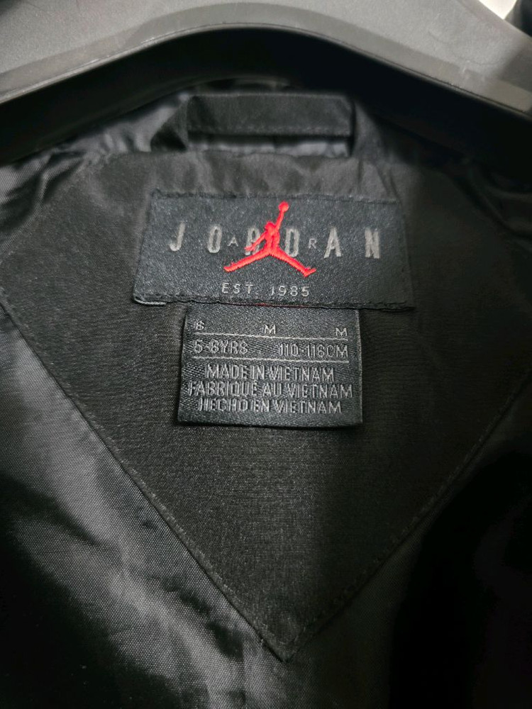 나이키조던 키즈 경량패딩점퍼 130사이즈 블랙--3