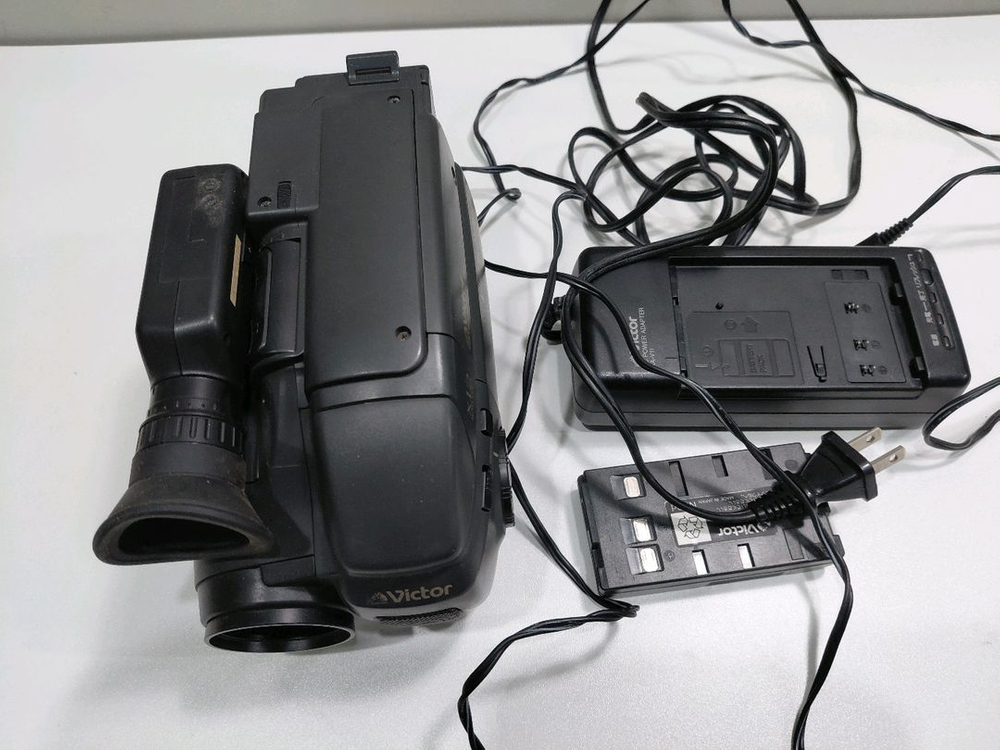 레트로 감성 빅터(Victor) VHS-C 캠코더 GR-AX60--2