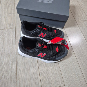 쿨거시 6만5천택포! 미착용 새제품 뉴발란스 키즈 와이드 가볍고 편한 운동화 남아여아운동화 사이즈 190