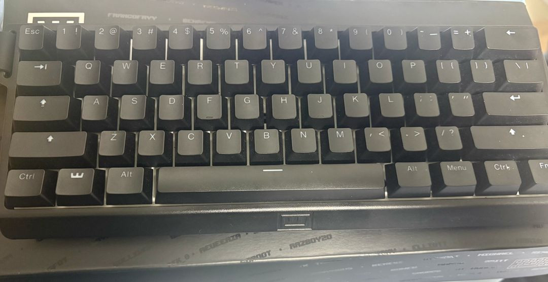 우팅 60he+ 기계식 키보드 풀박스 이미지