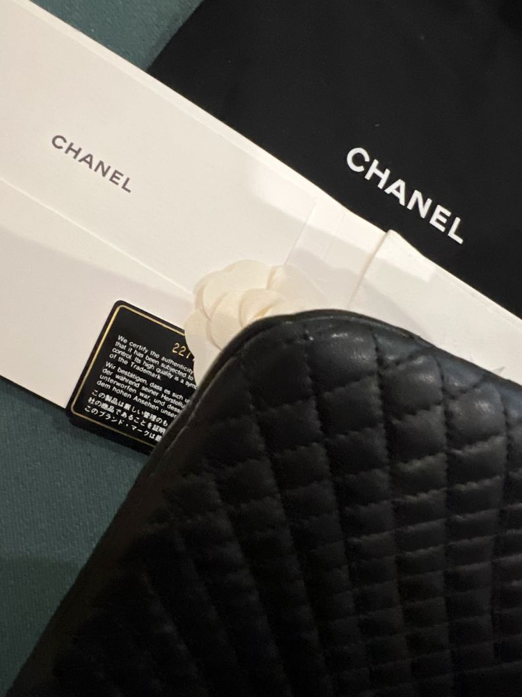 샤넬 램스킨 클러치 블랙 미디움사이즈 판매합니다.--2