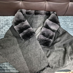 여성스럽고 엘레강스한 숄