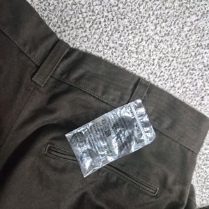 유니클로 스트레이트치노 새상품 76cm