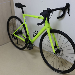 캐논데일 슈퍼식스에보 105 디스크 로드자전거 이미지