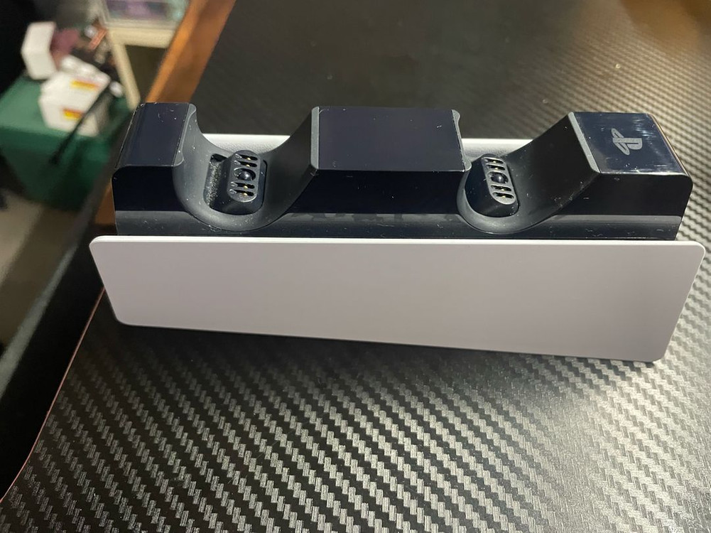 듀얼센스 충전거치대팝니다. 이미지