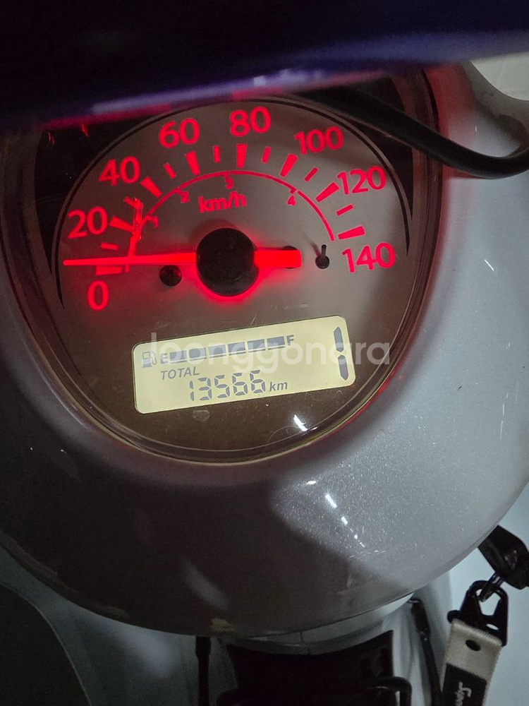 혼다 슈퍼커브 화이트 오토바이 배달통 장착 2023년식--2