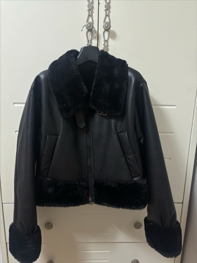 보헤미안서울 무스탕 23fw 이미지