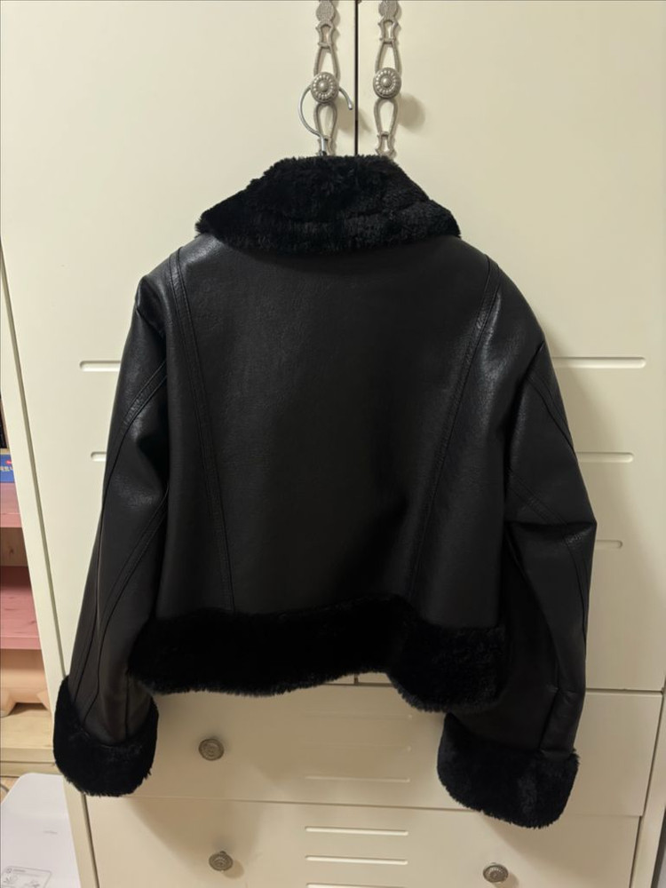 보헤미안서울 무스탕 23fw 이미지