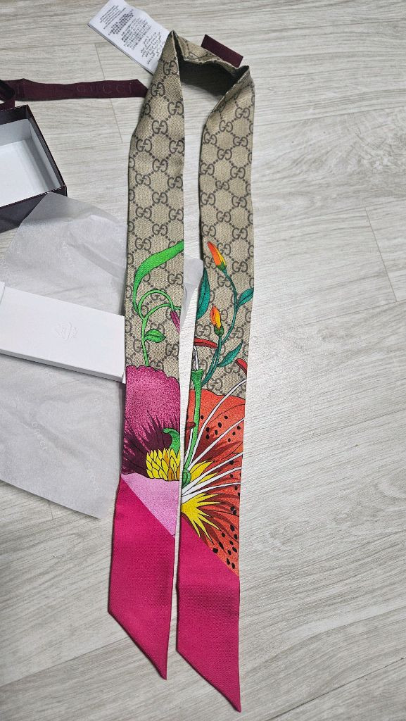 실크 스카프 구치 GUCCI 이미지