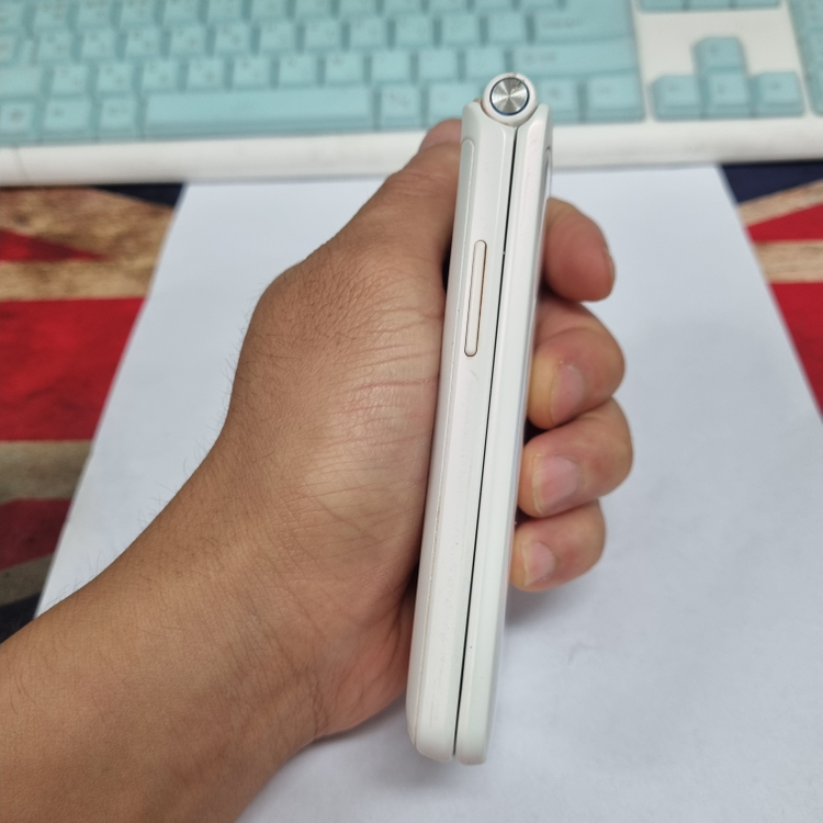 .갤럭시 폴더2 화이트 KT 무잔상 중고폰 부모님폰 자녀폰 공부폰 학생폰 효도폰 203907 이미지