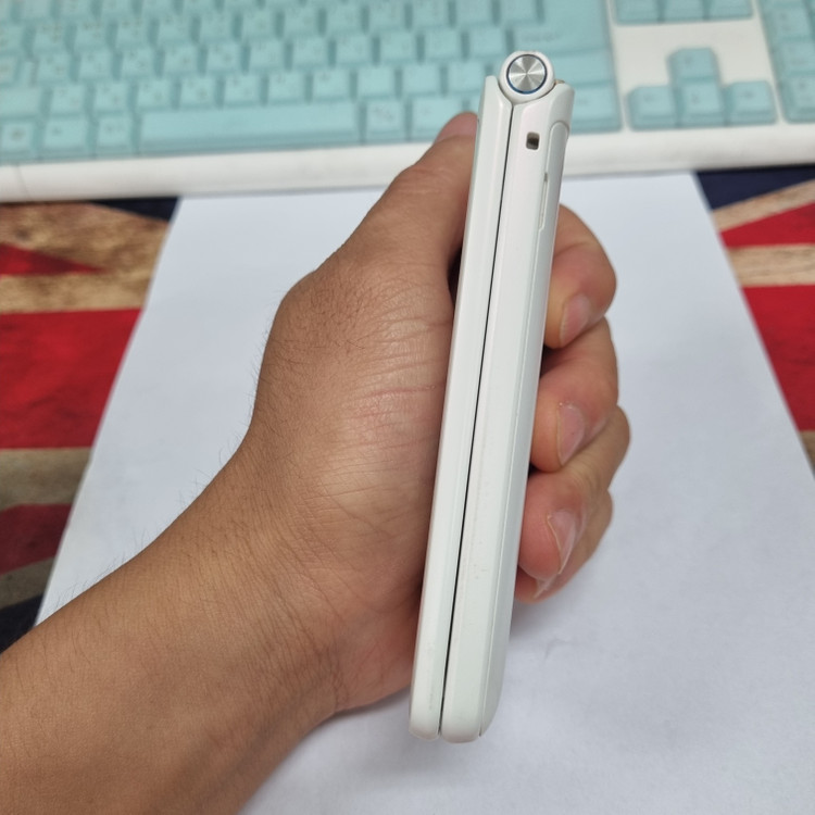 .갤럭시 폴더2 화이트 KT 무잔상 중고폰 부모님폰 자녀폰 공부폰 학생폰 효도폰 203907 이미지