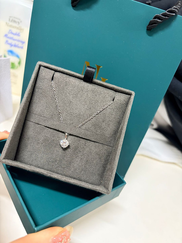 모이사나이트 1캐럿 목걸이 새제품 이미지