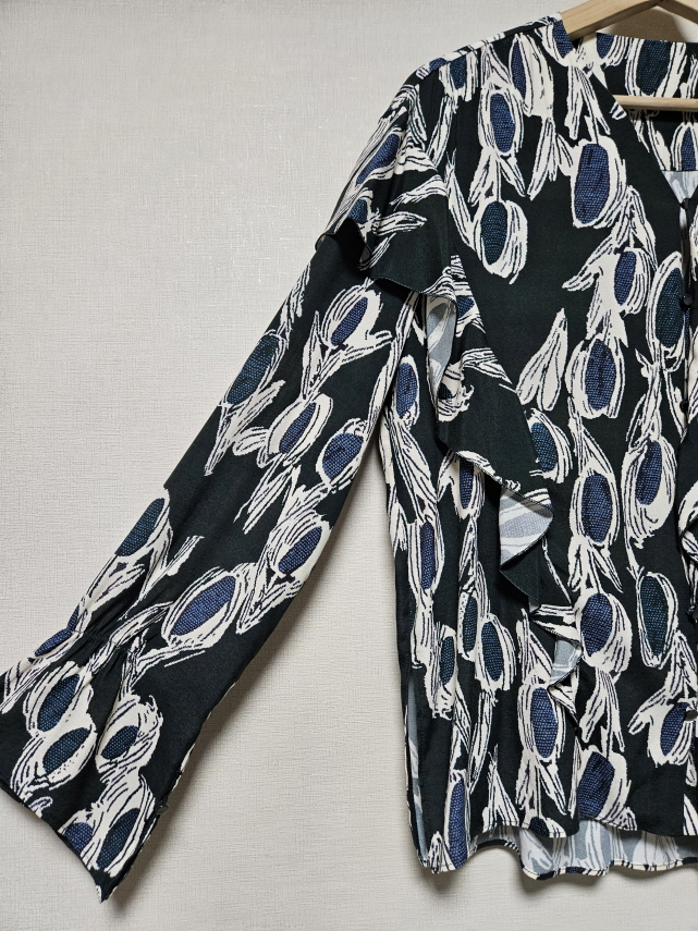 한섬 래트바이티 LATT 패턴 러플 블라우스 55사이즈--6