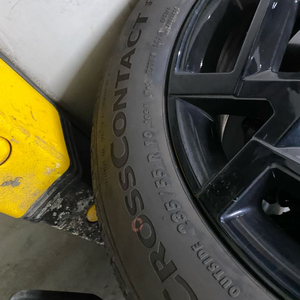 컨티넨탈 크로스 컨택트 RX 올시즌 타이어(235 55 19) 4짝 판매.