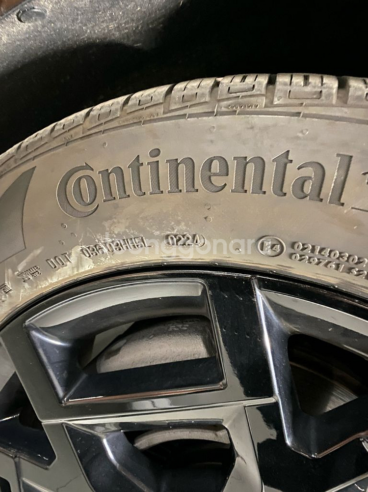 컨티넨탈 크로스 컨택트 RX 올시즌 타이어(235 55 19) 4짝 판매.--1