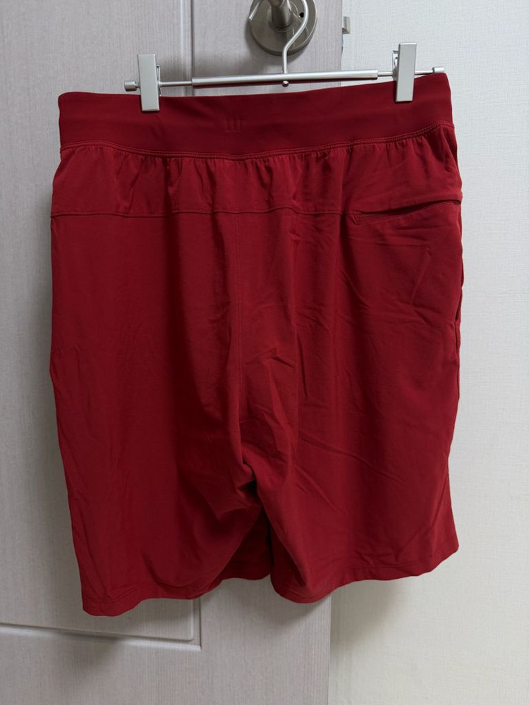 룰루레몬 레드 색상 반바지 M--1