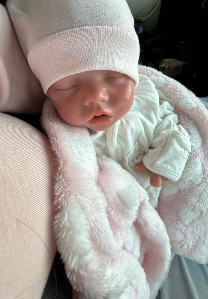 풀 실리콘 리본돌 이미지