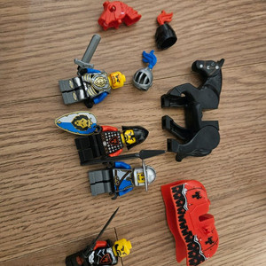 레고 캐슬 70402 성문 습격 작전 중고 팝니다