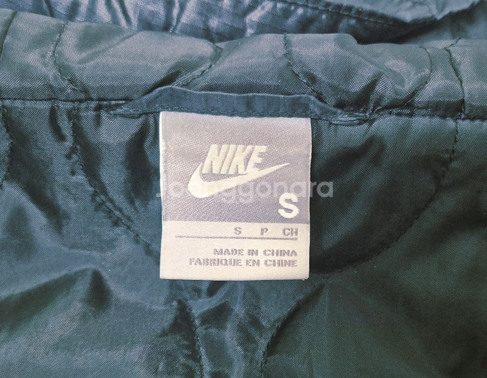 (S/95-100) 나이키 윈드러너 재팬 골드 블랙 누빔 바람막이 자켓--2