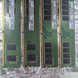 삼성 DDR4 8GB 램 메모리 팝니다.